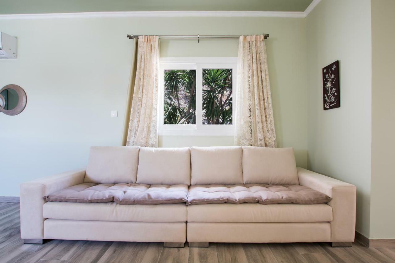 Optasia Apartment Karpathos Bagian luar foto